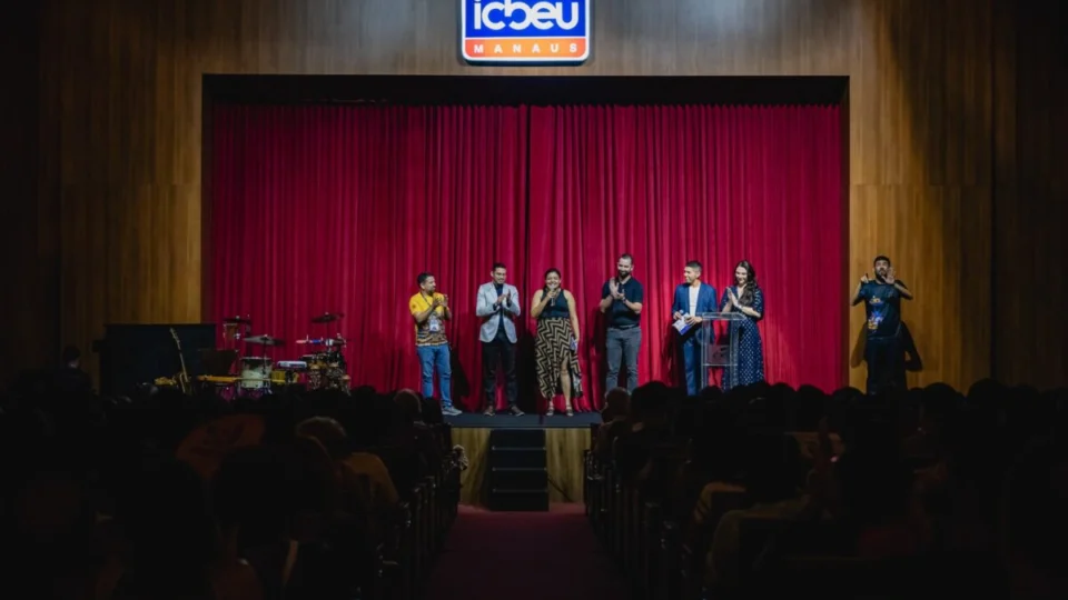 Casa lotada na abertura do Festival de Teatro da Amazônia 2024 no domingo (30)