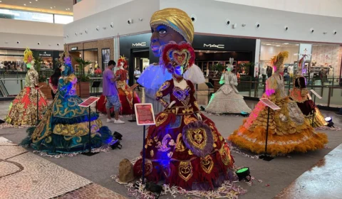 Shopping apresenta fantasias históricas do carnaval de Manaus