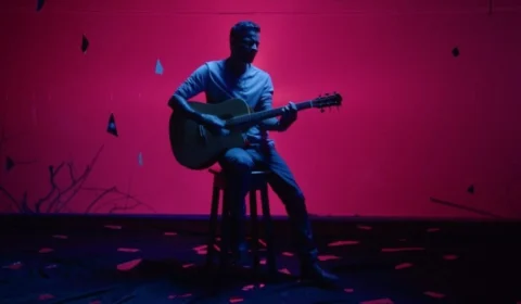 Videoclipe da música ‘Espelhos Espalhados’ é exibido em escolas das zonas leste, oeste e sul de Manaus