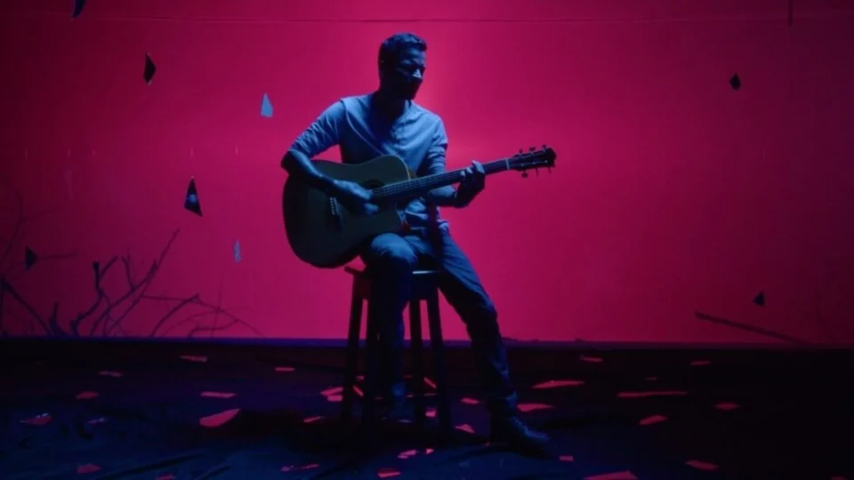 Videoclipe da música ‘Espelhos Espalhados’ é exibido em escolas das zonas leste, oeste e sul de Manaus