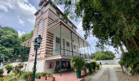 Castelinho da vila, conheça a história da famosa loja de vinhos em Manaus.