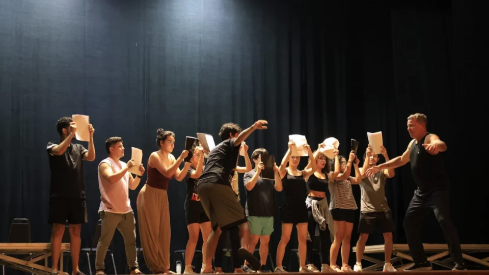 Elenco do musical “Pedro e Paula” se prepara para apresentar o universo natalino no Teatro Amazonas