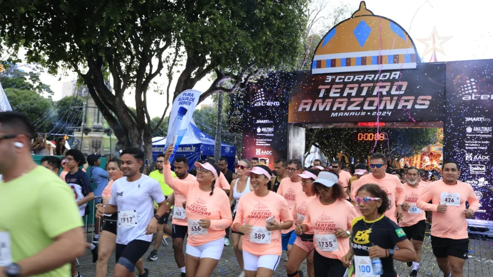 Corrida do Teatro Amazonas 2024 reuniu atletas para celebrar 128 anos do maior patrimônio histórico e cultural do estado