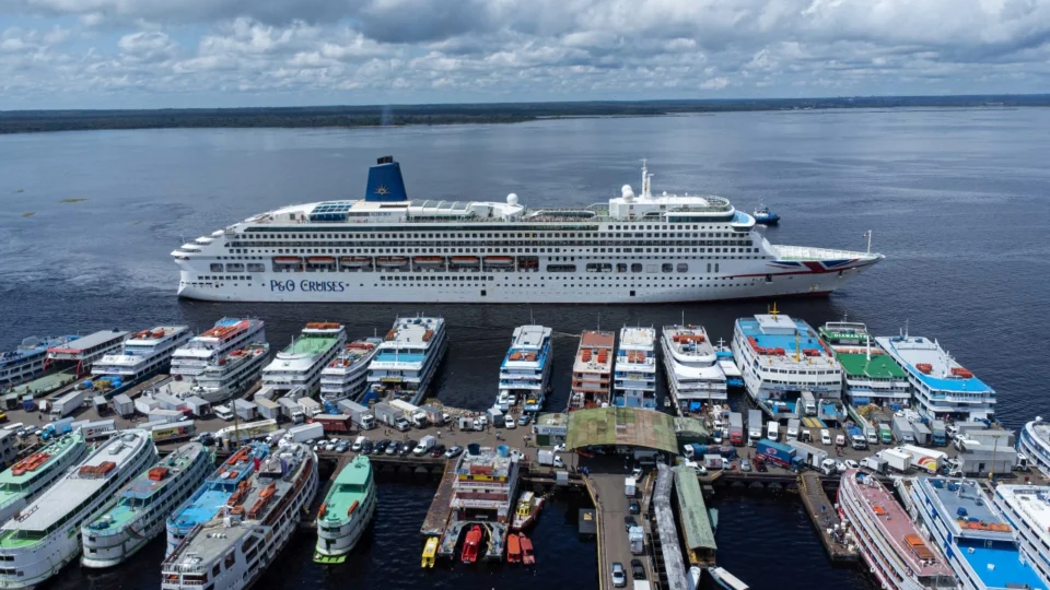 MS Aurora: maior cruzeiro da temporada atraca no Porto de Manaus com mais de 2,4 mil turistas