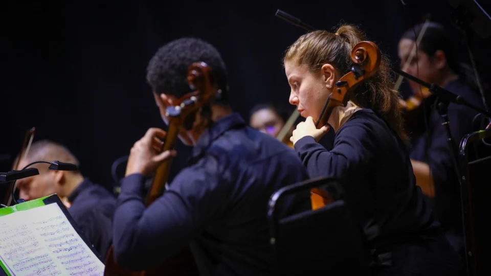 Teatro Amazonas recebe concerto especial com obras de Puccini, Tchaikovsky e Barber