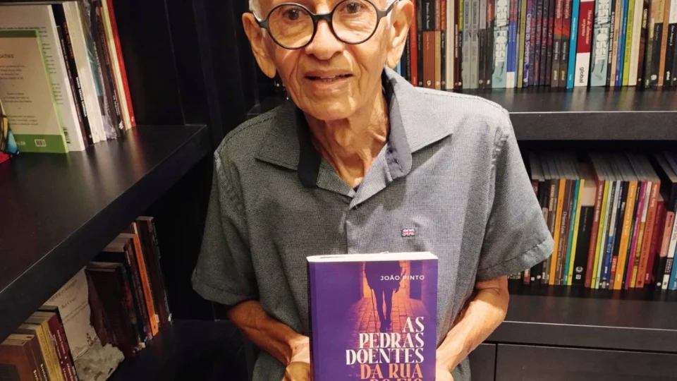 João Pinto lança romance sobre memórias e Alzheimer em evento na Valer Teatro