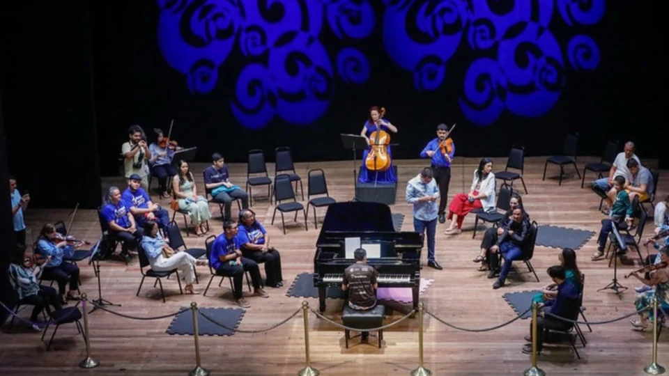 Teatro Amazonas promoveu espetáculo inclusivo para pessoas com TEA durante o FAO