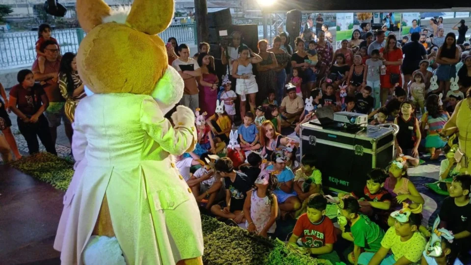 Desfile do Coelhinho e Alegria Contagiam Famílias na Caravana da Páscoa em Manaus.