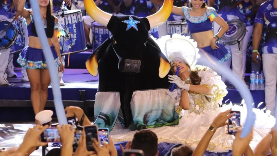 Caprichoso lota Sambódromo e emociona público com lançamento do novo álbum.