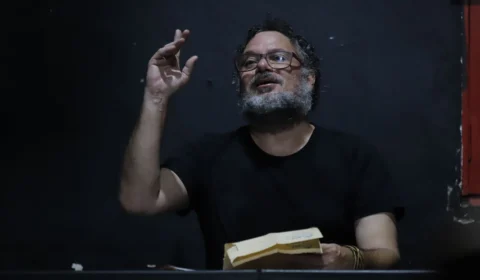 “Momo” Encerra “Escambo” em Manaus com Intimidade e Reflexão sobre Ancestralidade