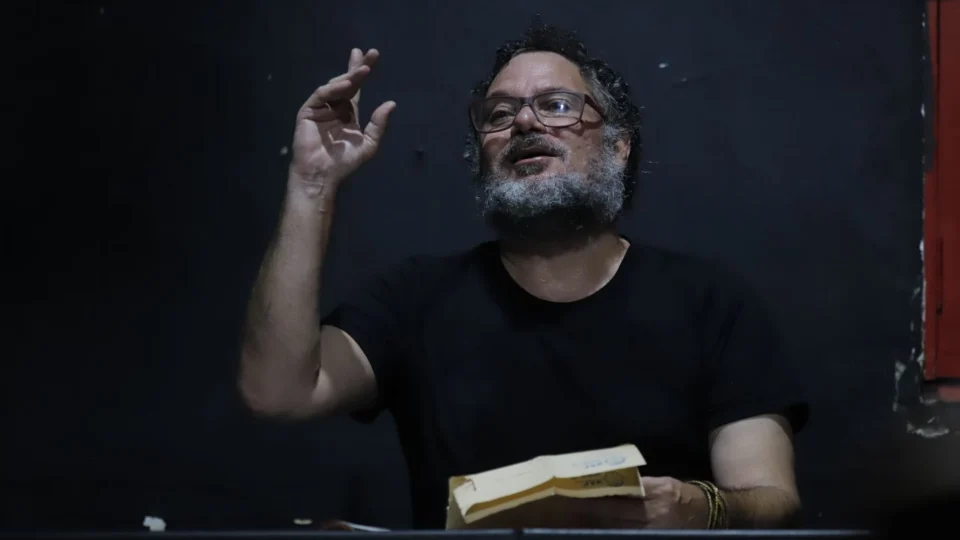 “Momo” Encerra “Escambo” em Manaus com Intimidade e Reflexão sobre Ancestralidade