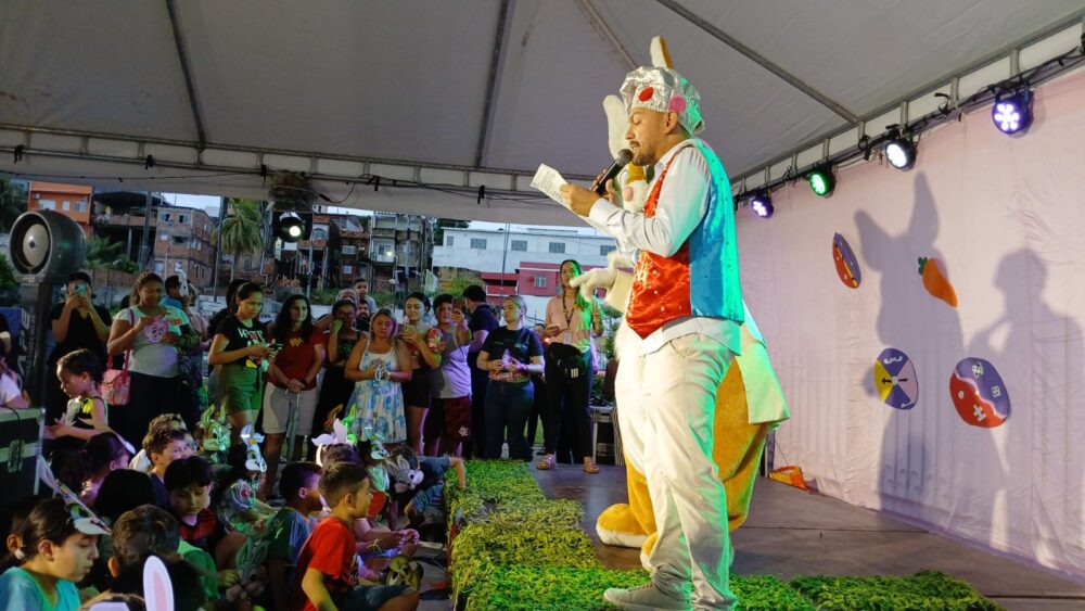Desfile do Coelhinho e Alegria Contagiam Famílias na Caravana da Páscoa em Manaus.
