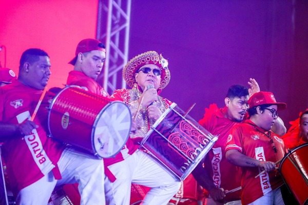 Curral do Garantido exaltou resistência indígena com espetáculo emocionante no Sambódromo