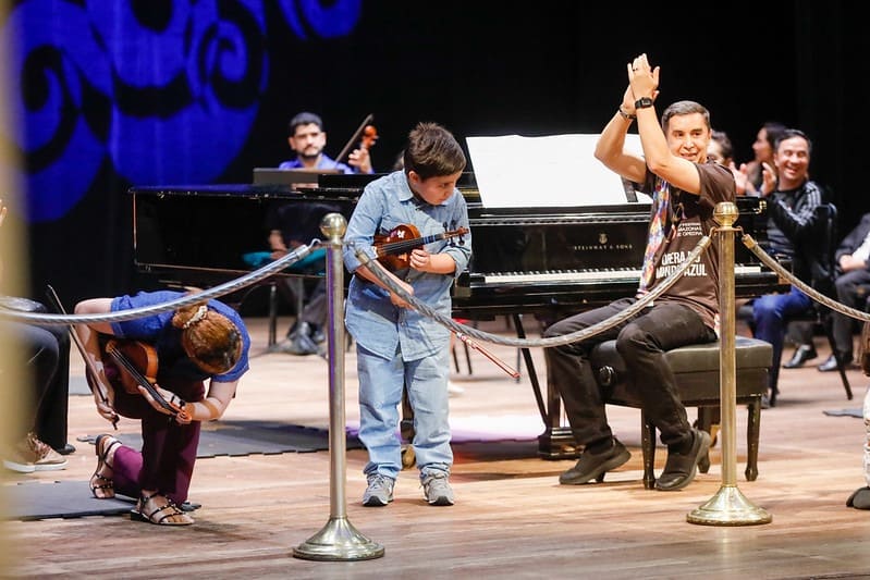 Teatro Amazonas promoveu espetáculo inclusivo para pessoas com TEA durante o Festival Amazonas de Ópera