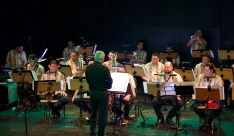 Concerto gratuito lota Teatro da Instalação em noite histórica com clássicos do jazz