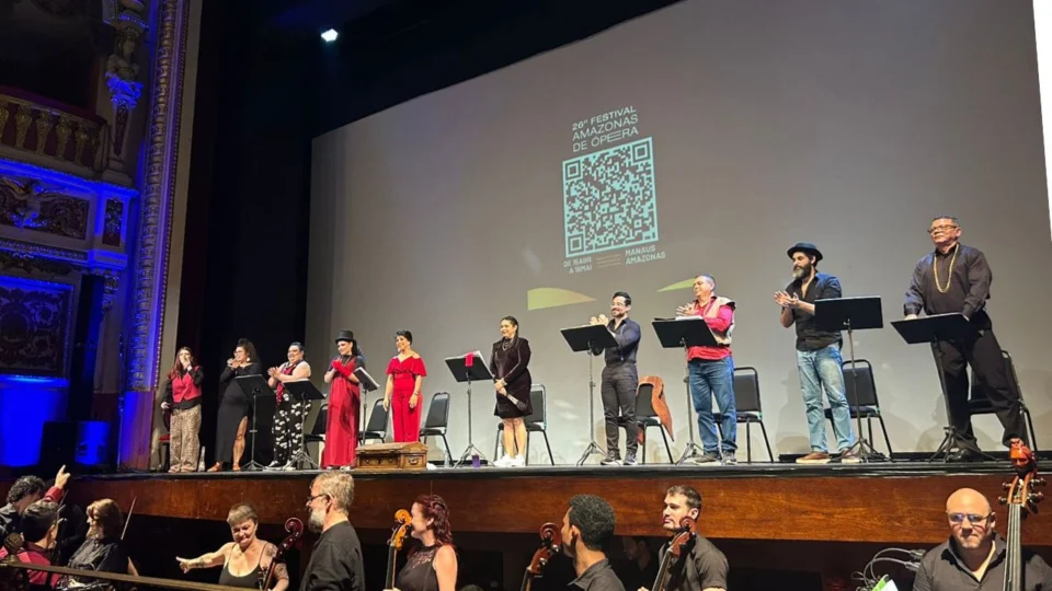 Espetáculo “Oca Alla Rossini” encanta com participação de menina autista