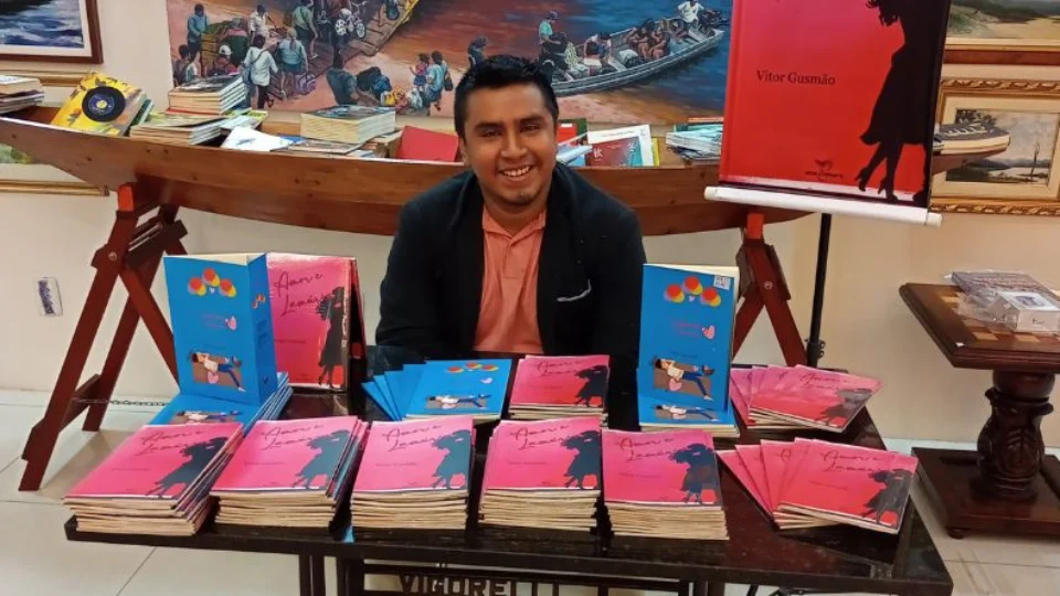 Amazonense Vitor Gusmão vence concurso nacional de poesia no Fescete 2025