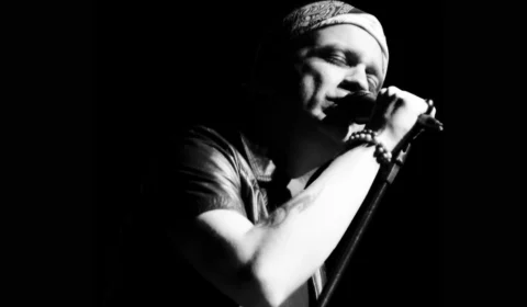 Luso Neto apresenta show em homenagem a Cazuza no Teatro da Instalação