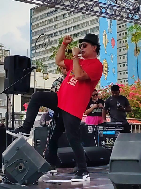 “Rock Não Tem Idade” lota Largo de São Sebastião e celebrando o rock amazonense
