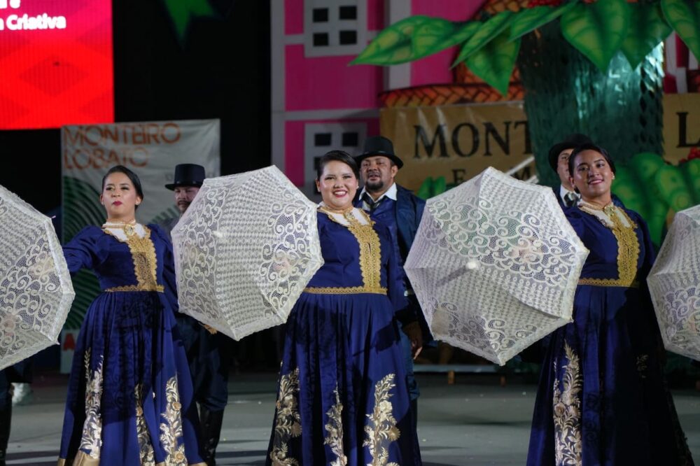 Festival Folclórico do Amazonas inicia celebrando a cultura popular.