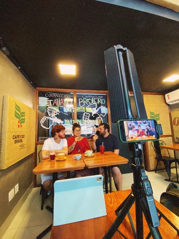 Ateliê 23 lança podcast “Vem de 3” no Spotify e Youtube com bate-papo sobre teatro e espiritualidade