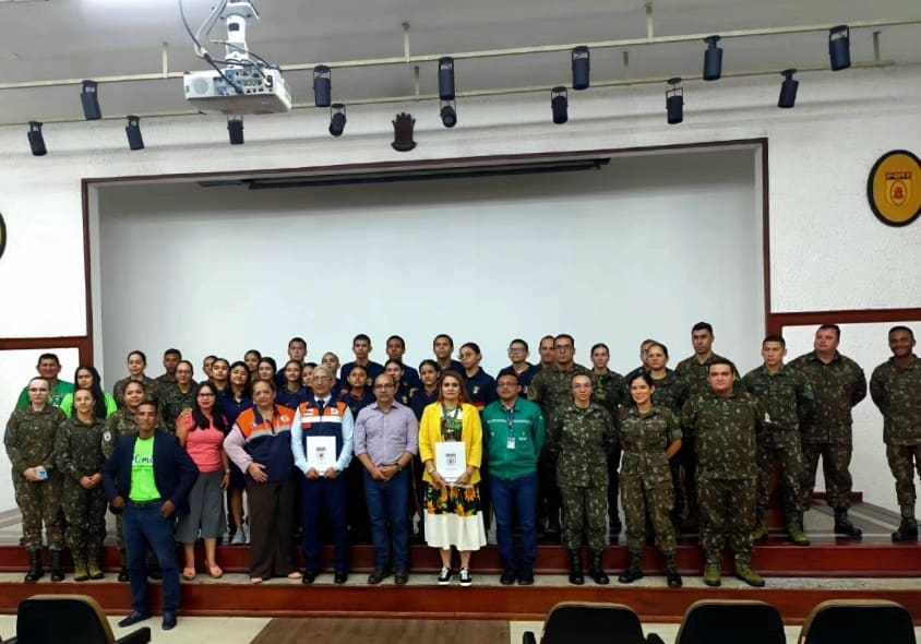 Exército Brasileiro recebe palestra de pesquisadora do INPA sobre educação ambiental em Manaus