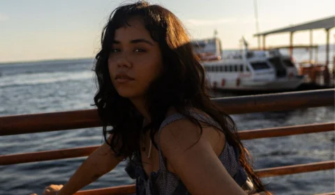 Gabi Farias lança “Flores” e inicia nova fase da carreira entre Manaus e São Paulo