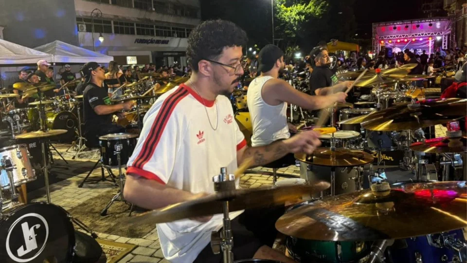 Manaus reúne mais de 100 músicos no 8º Encontro de Bateristas no Largo de São Sebastião