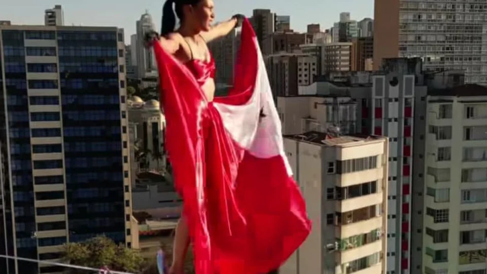 Conheça a paraense Andreza Pereira que fez travessia radical entre prédios em BH