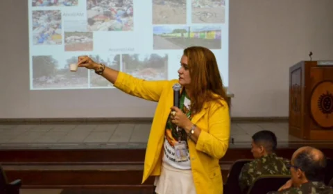 Exército Brasileiro recebe palestra de pesquisadora do INPA sobre educação ambiental em Manaus