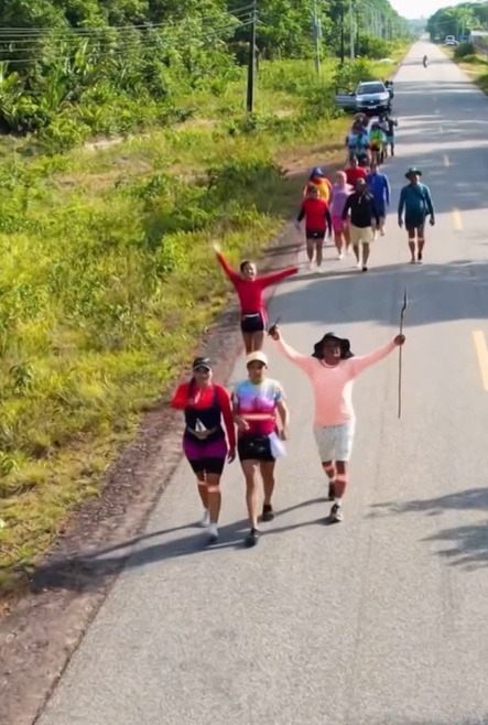 Peregrinos de Baião caminham 300 km até o Círio de Nazaré com o repórter Paco Martins