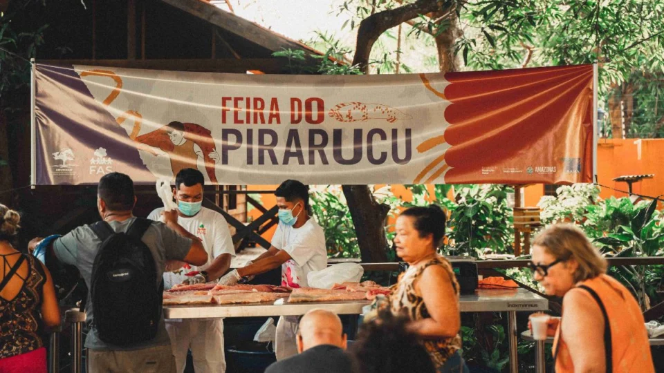 Feira do Pirarucu em Manaus oferece seis toneladas de pescado fresco e sustentável neste sábado