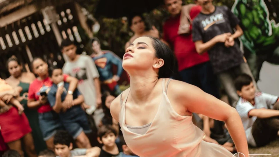 Circo Caboclo leva acrobacia e arte circense para escolas e espaços públicos da região Norte