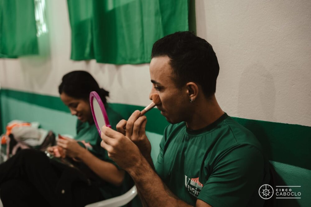 Circo Caboclo leva acrobacia e arte circense para escolas e espaços públicos da região Norte