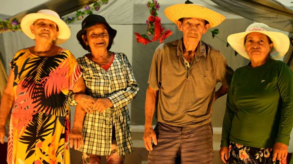 Projeto leva memórias da terceira idade ao palco e emociona o interior do Amazonas