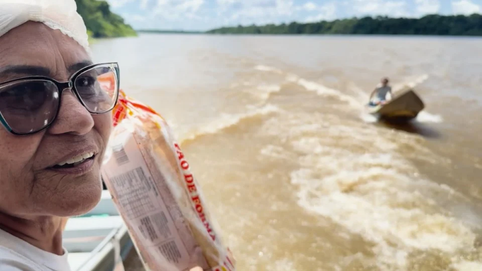 Pescadoras de Doações: vidas que emergem entre correntezas no Estreito de Breves