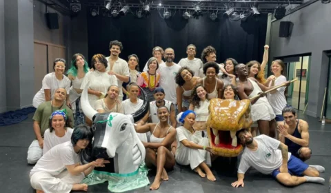 Coreógrafo amazonense leva o boi-bumbá à São Paulo e emociona com espetáculo que une os bois.