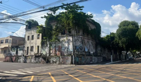 Casarão da Getúlio Vargas: Um Símbolo de Abandono no Centro de Manaus
