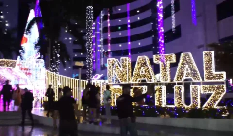 Palácio Rio Madeira vira “Jardim Encantado” e ilumina Porto Velho no Natal de Luz 2025