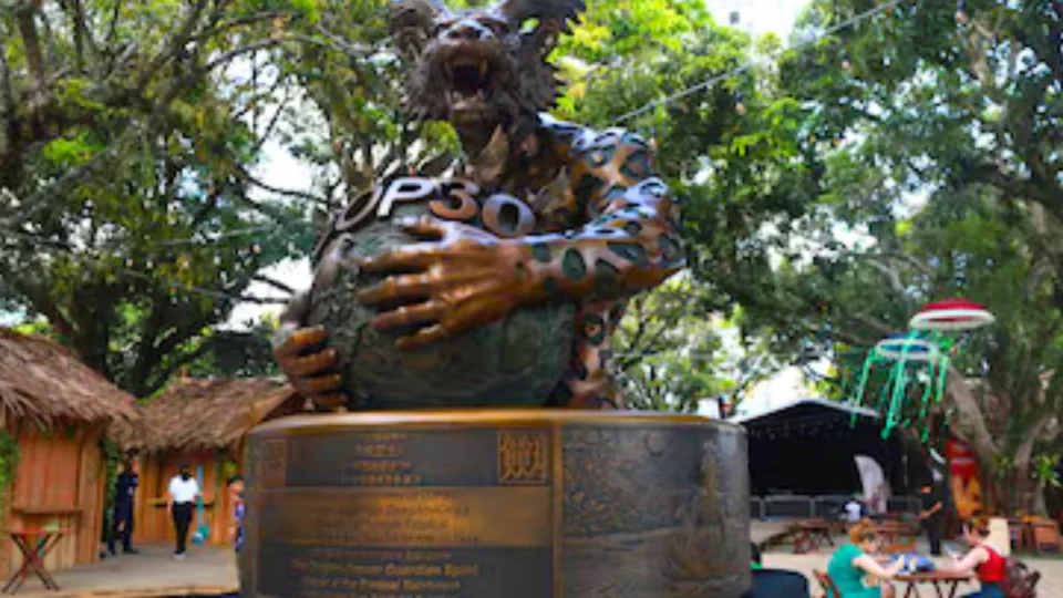 Presente chinês à COP-30 gera polêmica entre evangélicos após instalação de escultura dragão-onça