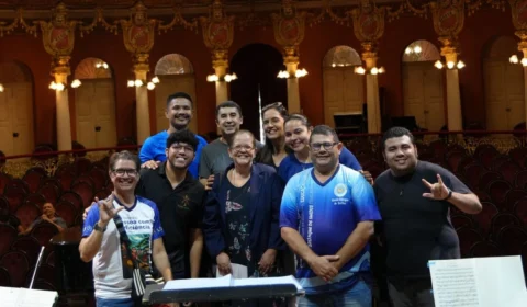 Amazonas Filarmônica realiza vivência sensorial com estudantes surdos no Teatro Amazonas