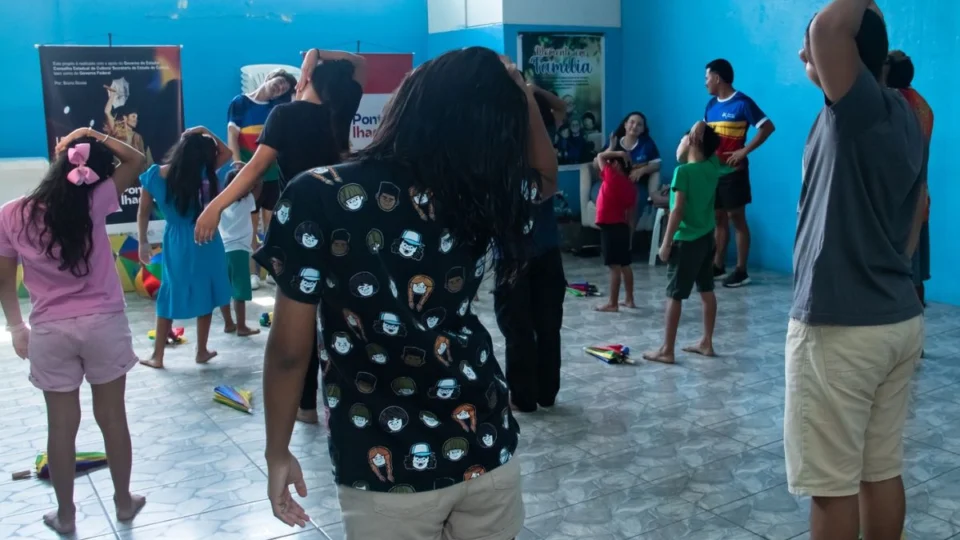 Projeto Pontilhando leva oficinas de frevo e inclusão social para crianças em Manaus