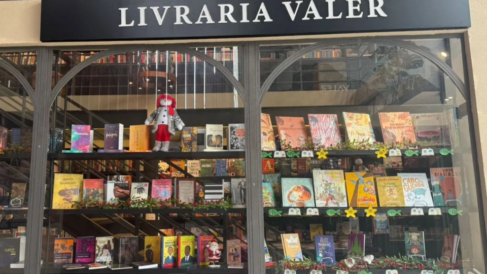 Valer Friday volta com até 90% de desconto em livros no Largo São Sebastião