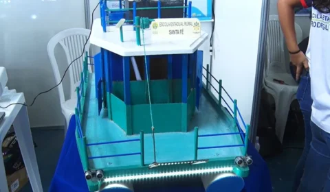 Escola no Acre cria projeto de escola flutuante para reduzir viagens de até 7 horas