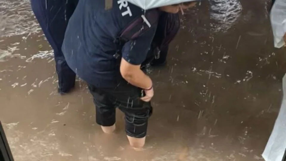 Temporal surpreende visitantes e alaga área da COP 30 em Belém