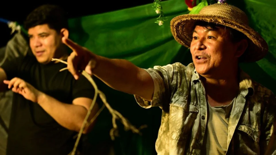 Projeto “Contadores de Histórias” leva memórias de idosos ao palco no interior do Amazonas