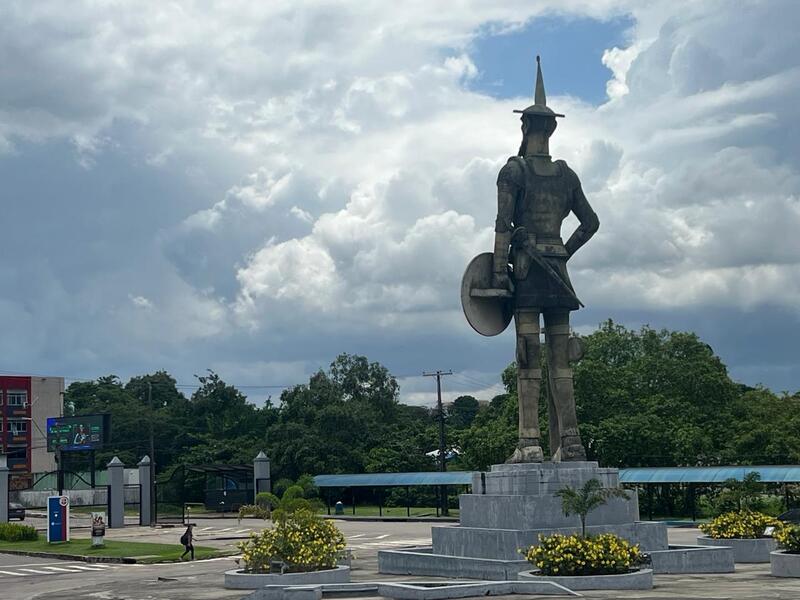 Dom Quixote: a história por trás da escultura que se tornou símbolo da Universidade Nilton Lins