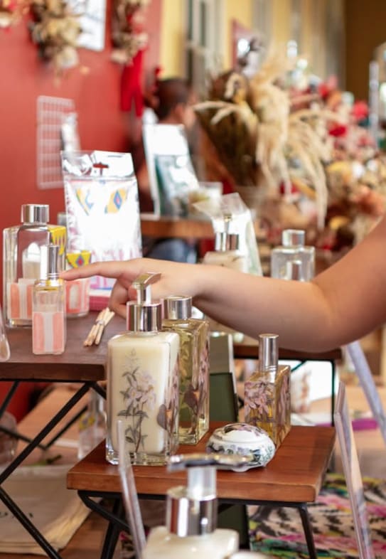 Feira D movimenta Manaus com criatividade, cultura amazônica e presentes de Natal