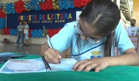 Projeto no Acre transforma alunos em pequenos escritores