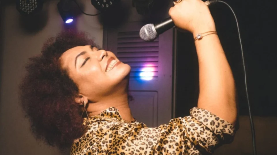 Sísi Rolim homenageia Reginaldo Rossi em show especial no Casarão 10, em Manaus